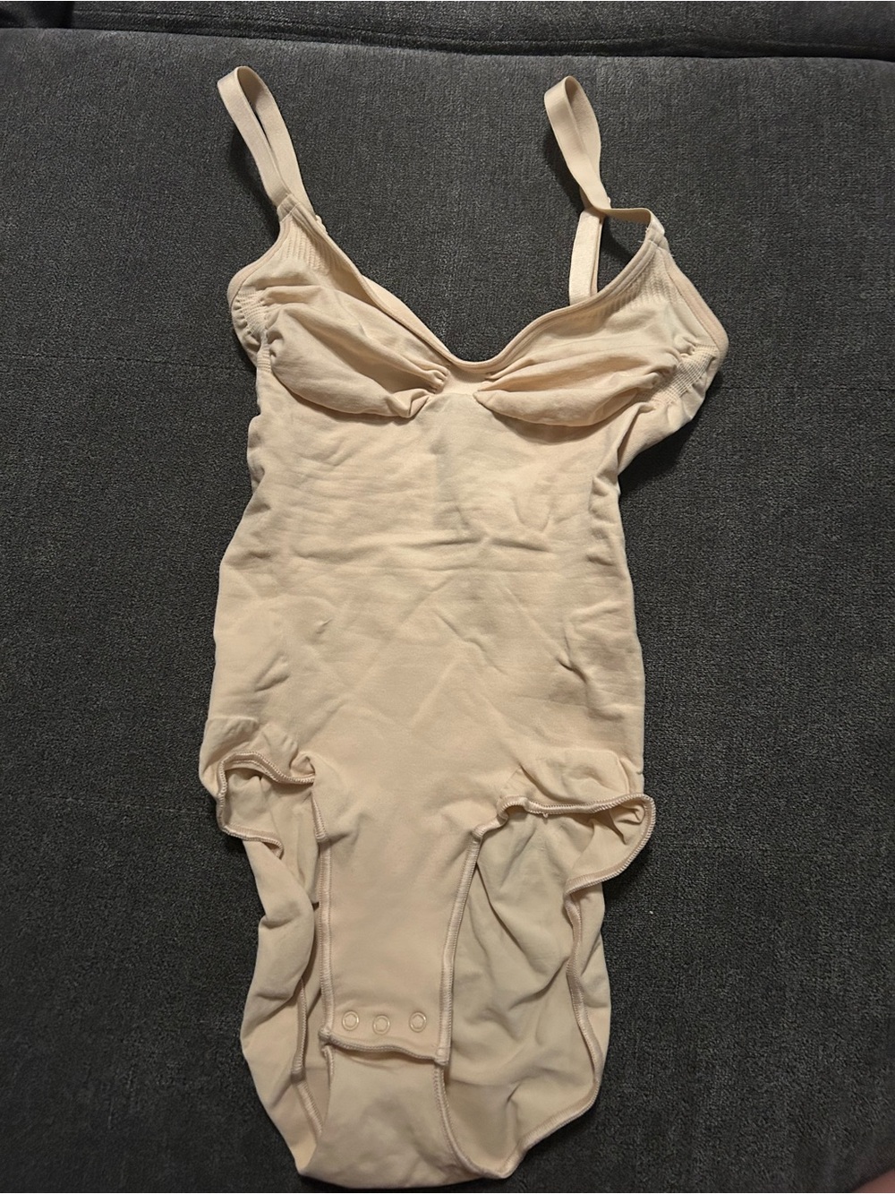 SKIMS-Beige Women’s Shapewear Bodysuit — Light Nude